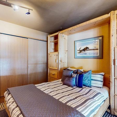 Tastefully-Updated, Classic Tahoe Family Home ทรักกี ภายนอก รูปภาพ