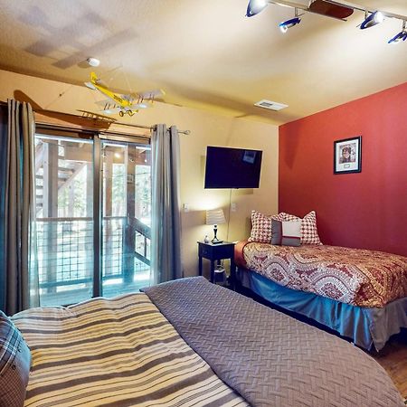 Tastefully-Updated, Classic Tahoe Family Home ทรักกี ภายนอก รูปภาพ