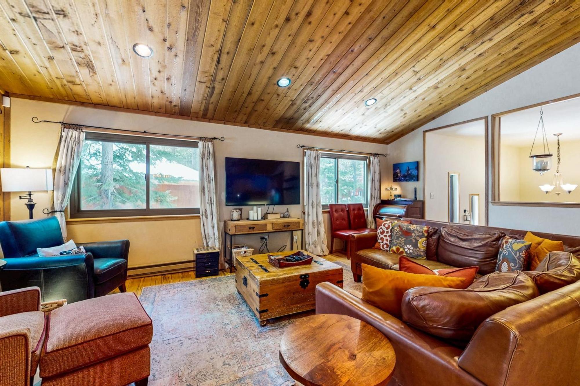 Tastefully-Updated, Classic Tahoe Family Home ทรักกี ภายนอก รูปภาพ