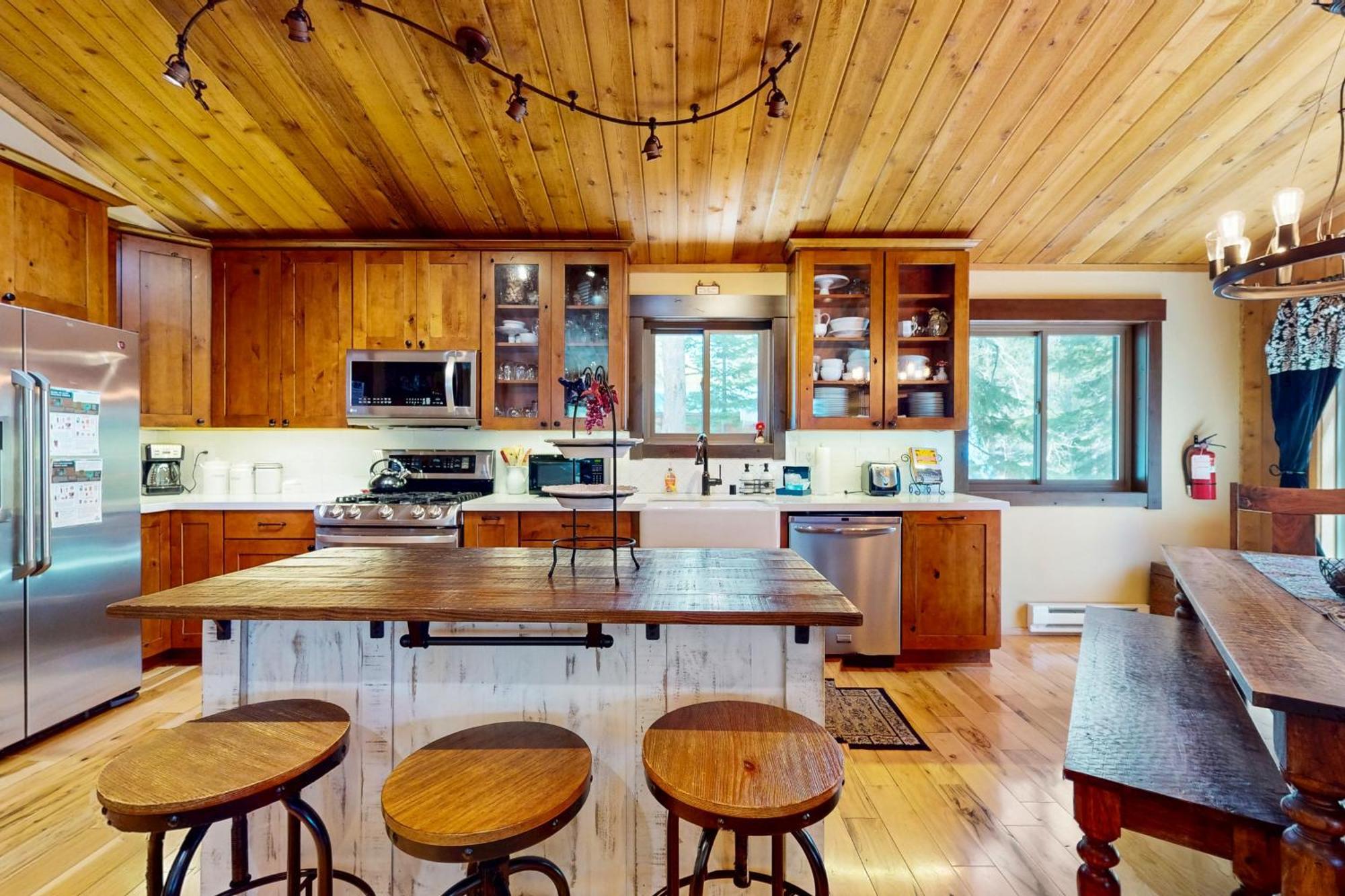 Tastefully-Updated, Classic Tahoe Family Home ทรักกี ภายนอก รูปภาพ